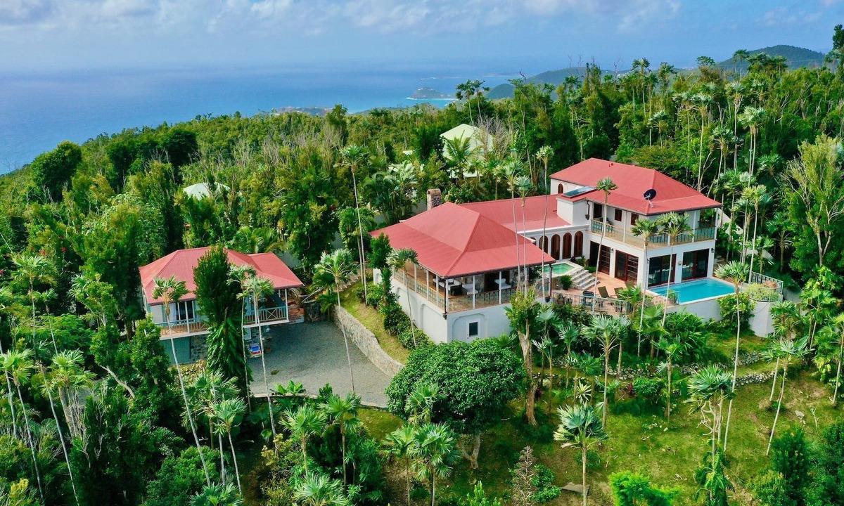 Estate Carolina Villa | EMINENCE ! Captivates The Senses Transcends The Soul Flexible Bedroom Options