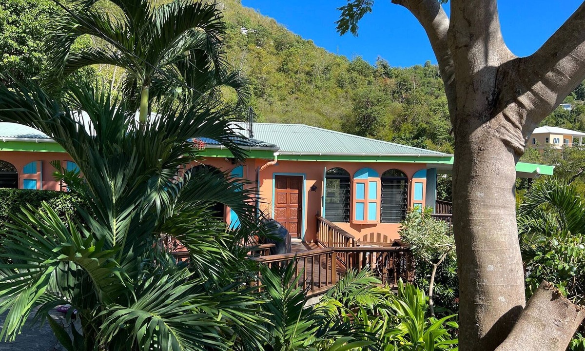 Upper Carolina House | Island Breeze: 10% Discount for October Solar & Batt AC Hot Tub