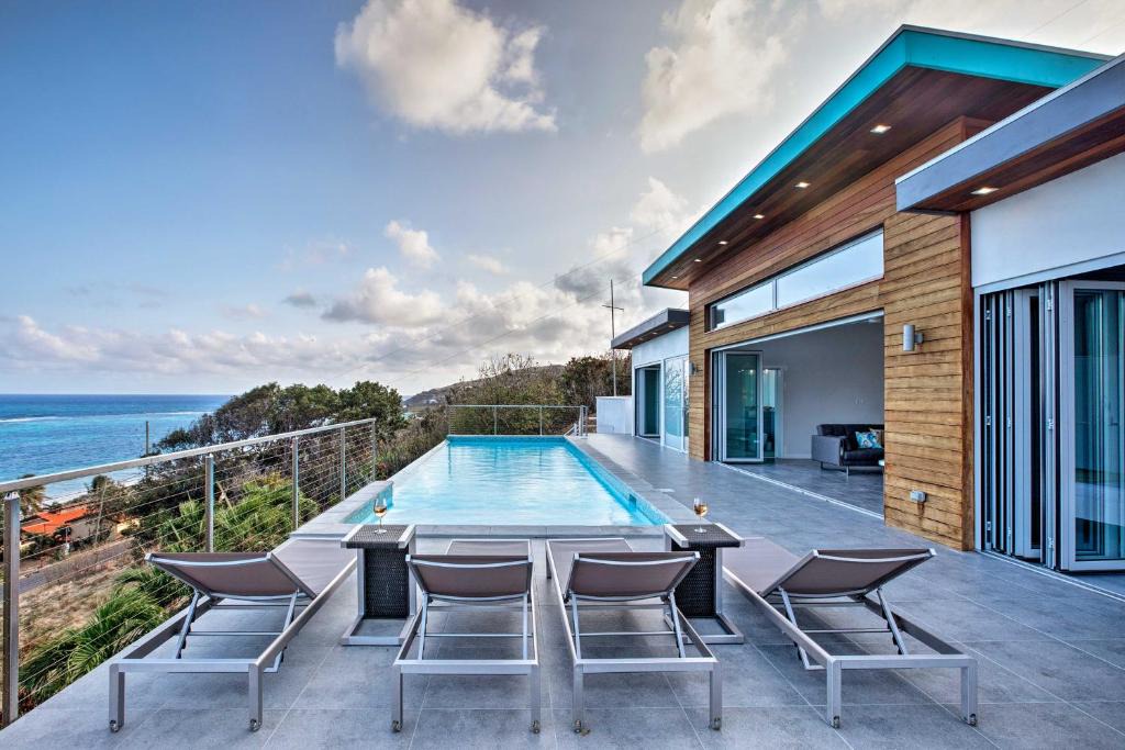 Estate South Slob House | Luxury St Croix Home w/Oceanfront Pool & Views