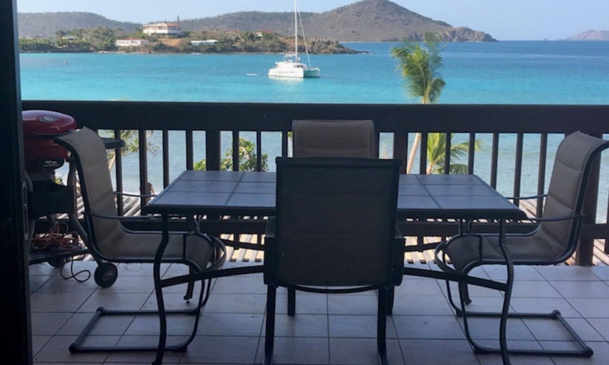 Red Hook Condo | Sapphire Beach, Penthouse, 2 level, 2 Bedroom, corner unit Oceanfront condo