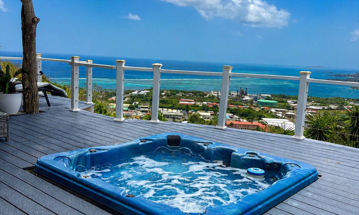 Estate Beeston Hill Villa | Sea Views Stargazing Nights Hilltop Privacy