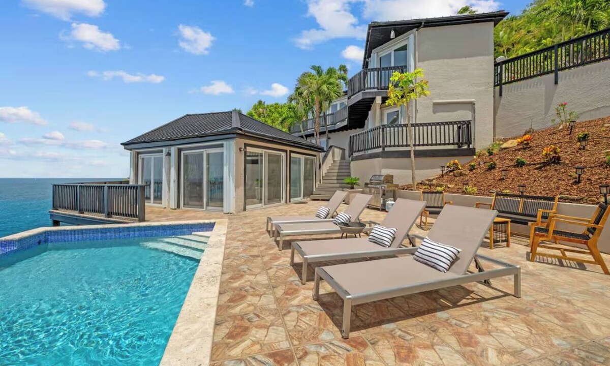 Rosendal House | The Parrot's Perch- New 6 BDRM Oceanfront Estate with Pool/Playground/Firepit
