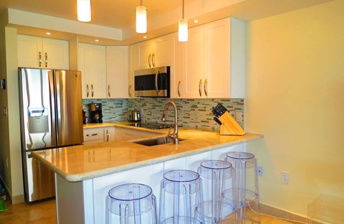 Red Hook Condo | 🌴 2BR Sapphire Beachfront Newly Renovated Perfect for Family Washer/Dryer/WiFi