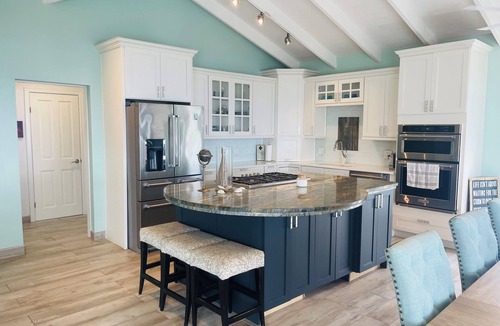 Estate Frenchman Bay House | 4BR Prime location, Ocean view, Backup Power, Strong Wifi, Jeep Rental Available