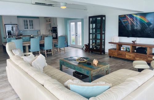 Estate Frenchman Bay House | 4BR Prime location, Ocean view, Backup Power, Strong Wifi, Jeep Rental Available