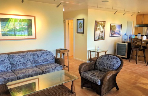 Estate Altona Condo | Anchor's Away - 2 bed/2 bath harbor view condo- beach and pool.