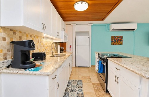Orange Grove Condo | Beach-Access Condo | Pool, King & Two Queens