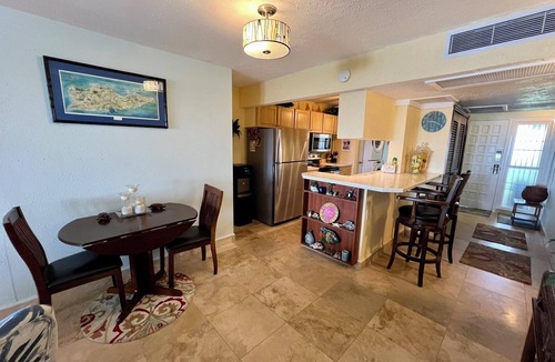 Estate Golden Rock Condo | Charming 2-bedroom condo with WiFi, AC in Christiansted