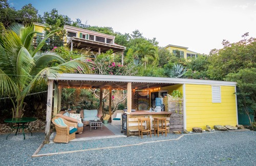 Estate Mandal RV Rental | Flamingo Grove Glamping Site with AC