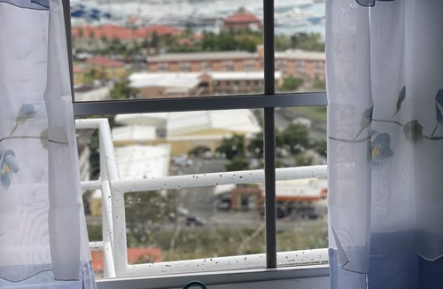 Anna's Retreat Apartment | Lovely one bedroom overlooking Charlotte Amalie Harbor