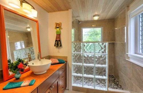 Upper Carolina Apartment | Ocean View Studio w/A/C, Pool, Hot Tub & Sunset Views & Backup Generator