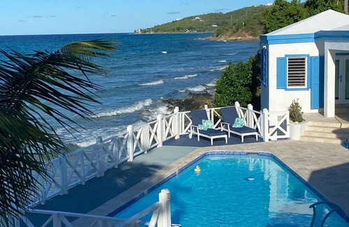 North Star House | Oceanfront Villa For Groups-Dive & Snorkel-3 En-suite King/Queen Bedrooms.