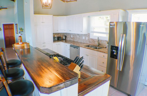 Estate Saint Quaco and Zimmerman Villa | Oct. and Nov. dates available! 5 min from Salt Pond! Book Thanksgiving!