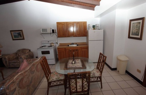 Benner Apartment | Perfect Couples Apt, Red Hook area
