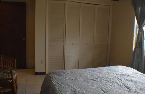 Benner Apartment | Quiet and Comfortable 2BR, Red Hook area