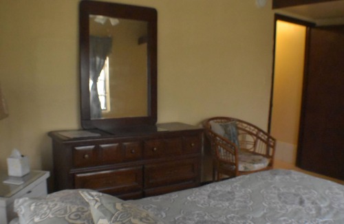 Benner Apartment | Quiet and Comfortable 2BR, Red Hook area