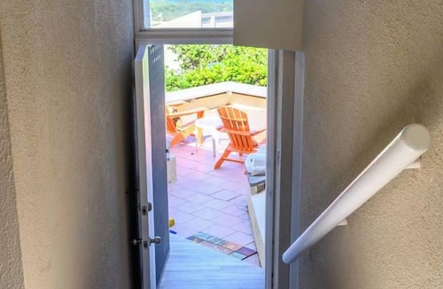 Estate Teague Bay Condo | Reef-side summer escape with Ocean views!