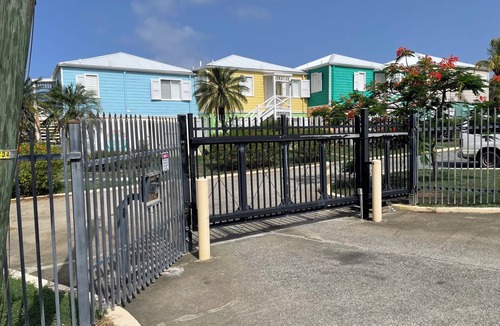 Chenay Bay Condo | Relaxing Gated Condo w/Huge Pool, Walk to Beach