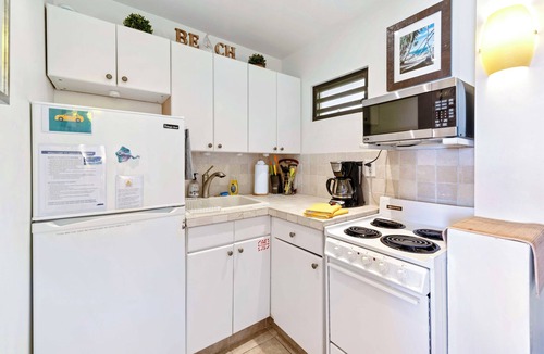 Red Hook Condo | Sapphire Beach Escape -Top Floor- Amazing Views- Walk to Beach/Restaurants- HGTV