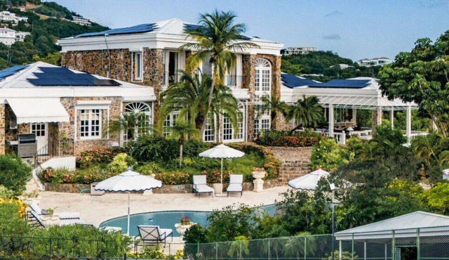 2BR New remodel w/Restoration Hardware & Tennis in Charlotte Amalie East