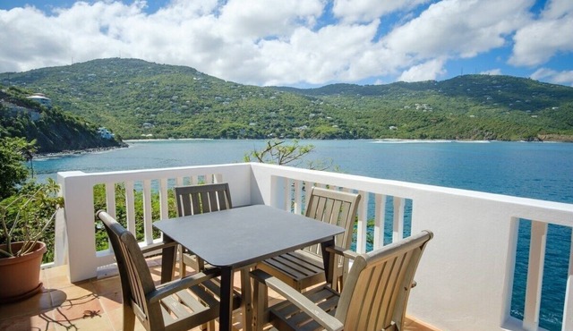 3 Mins to Hull Bay | Dining | Quiet Retreat in St. Thomas