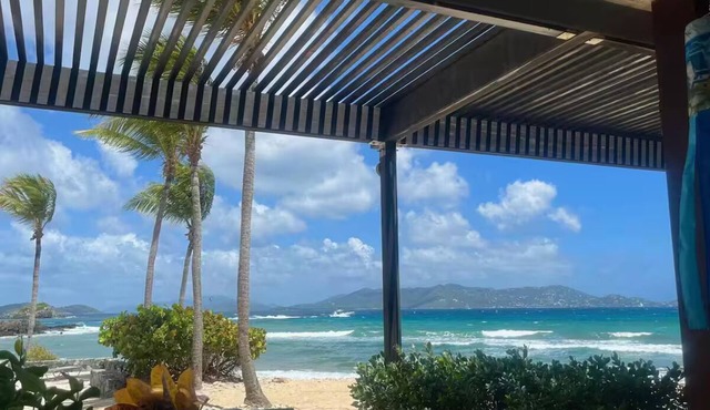 30 STEPS TO THE SEA, BEACH LEVEL, QUIET END, AWESOME VIEWS OF ST.JOHN GENERATOR! in St Thomas