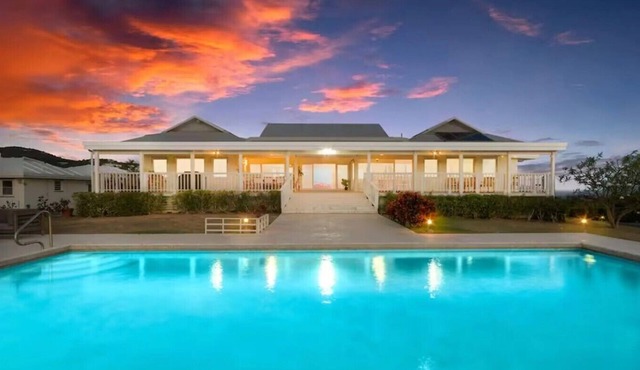 4BR w/pool, centrally located - 5min to beach! in Charlotte Amalie East