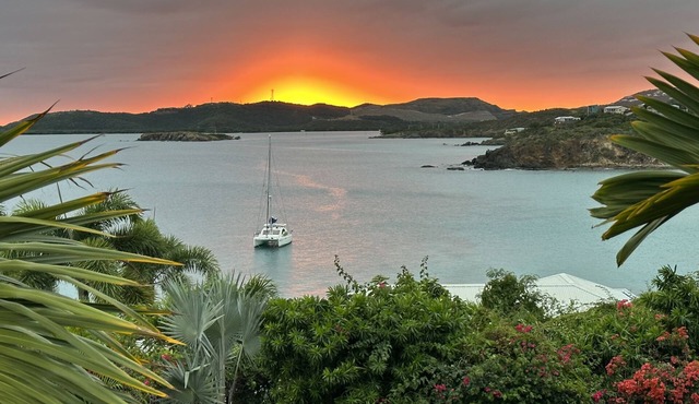 Blue Serenity - Luxury, Oceanfront, Private Beach Access and Pool in St. Thomas