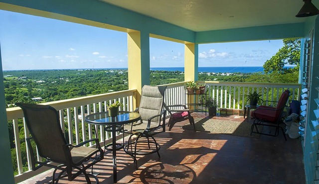 Carmen's Rest- Breezy.No Sargassum "seaweed" here. Minutes from the beach in Frederiksted