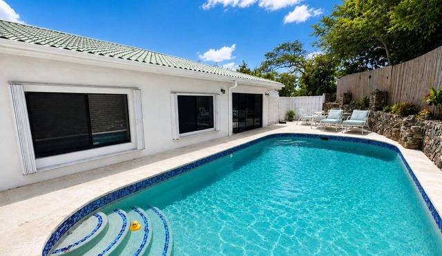 Charming, Hillside Villa with Ocean & Beach Views in Southside