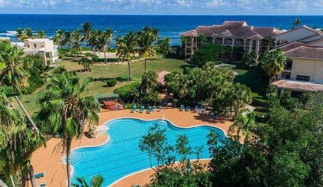 Everything is Irie! 2 bedroom! Walking distance to the pool and Caribbean Sea! in Christiansted