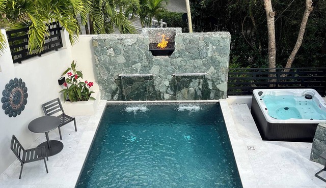 Exquisite Honeymoon 1-bedroom cottage with AC in charming Estate Catherineberg in Cruz Bay