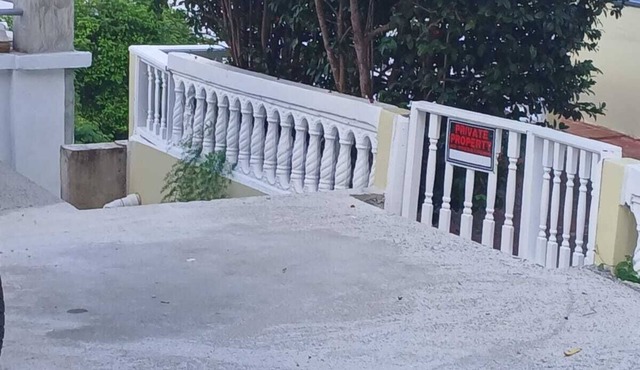 Family friendly 2-BR/2-BR apartment in Fortuna. 10mins drive from airport/beach in Charlotte Amalie