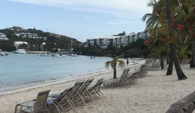 LAST MINUTE SPECIAL! Gorgeous Luxury Beachfront 3-3 Villa on St Thomas in St Thomas