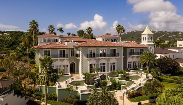 Luxurious Two Bedroom Oceanfront Club Suite! in St Thomas
