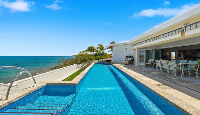 NEW Luxury 3-bedroom Waterfront Villa with Pool in Carden Beach, St Croix in Christiansted