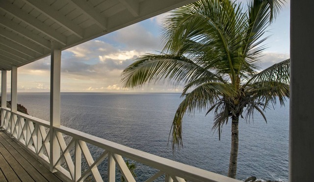 ON THE ROCKS VILLA Private Luxury Waterfront Villa Minutes From Magens Bay Beach in St Thomas