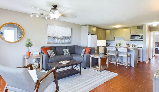 Seaside Charm! Cozy BEACHFRONT Condo located on Sapphire Beach steps to thesand in St Thomas