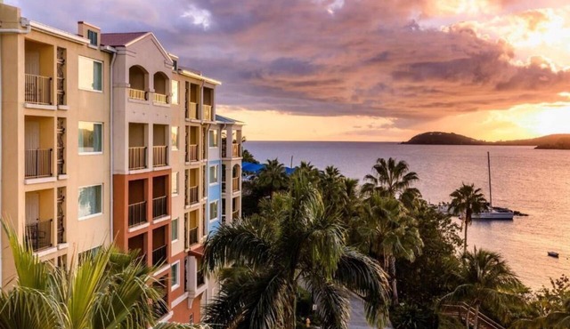 Spacious 3BR Villa | Sleeps 12 | Oceanside Views in Southside