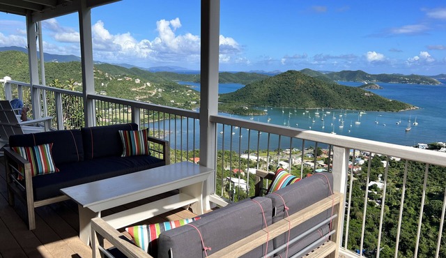 Spectacular views.refreshing trade winds, private pool. Island Dreams indeed! in Coral Bay