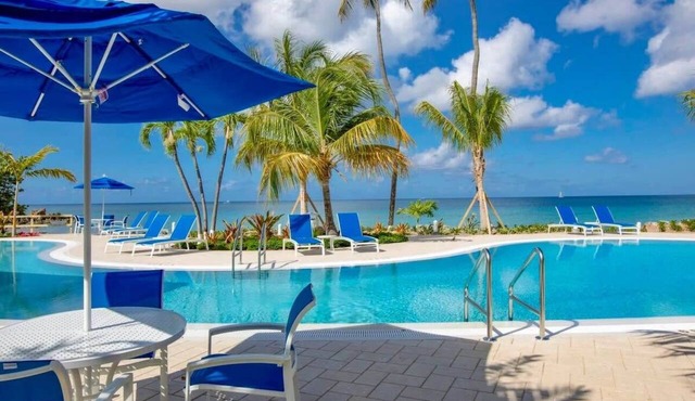 Wyndham Limetree Beach Resort | Two Studio Suites in Southside