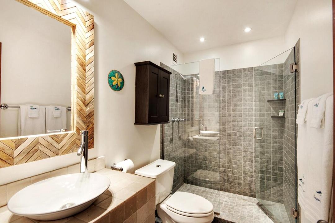 Red Hook Apartment | Sapphire Beach Escape - Walk to Beach - HGTV