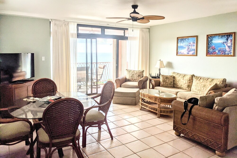 Photo of Livingroom in Estate Coakley Bay
