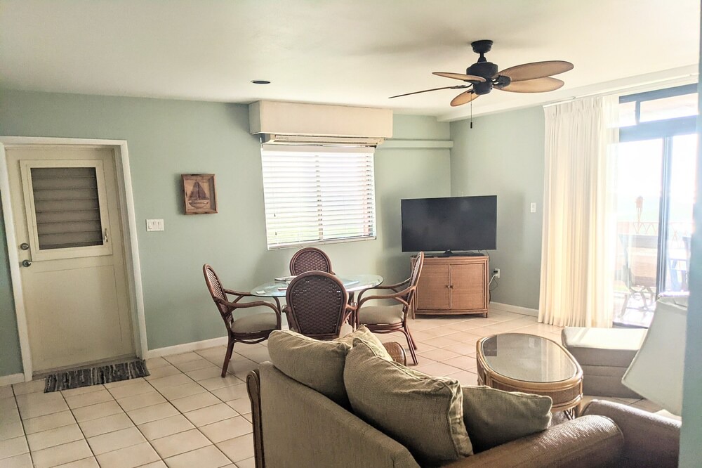 Photo of Livingroom in Estate Coakley Bay