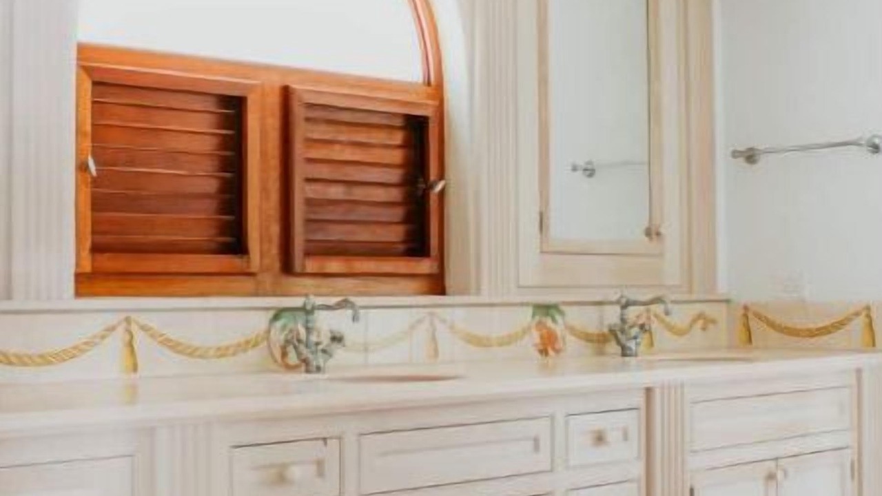 Photo of Bathroom in Estate Turner Hole