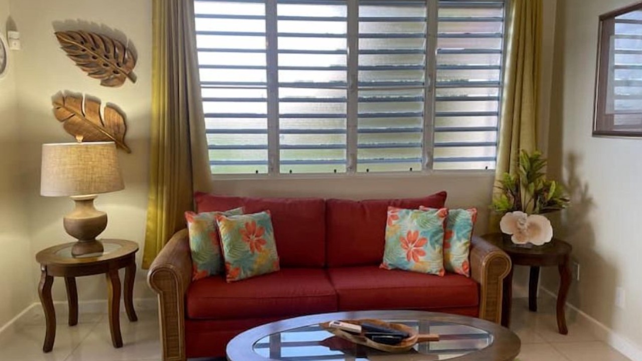 Photo of Livingroom in Estate Frenchman Bay