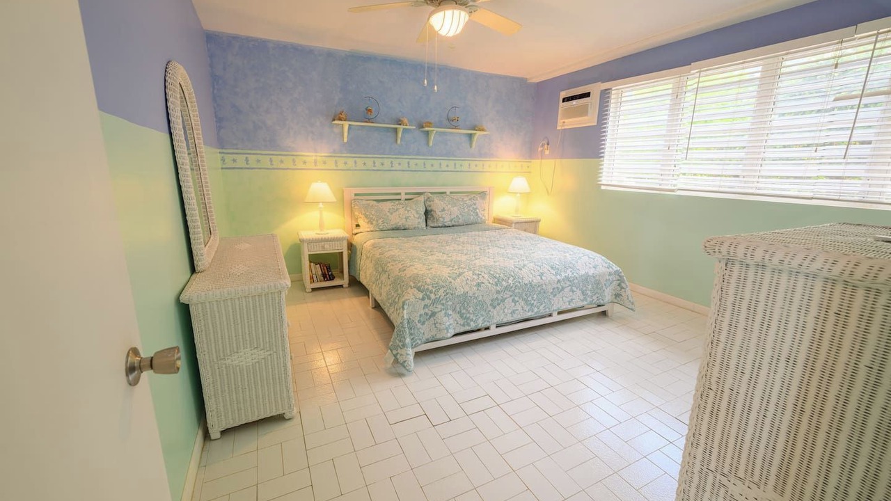 Photo of Bedroom in Estate Coakley Bay