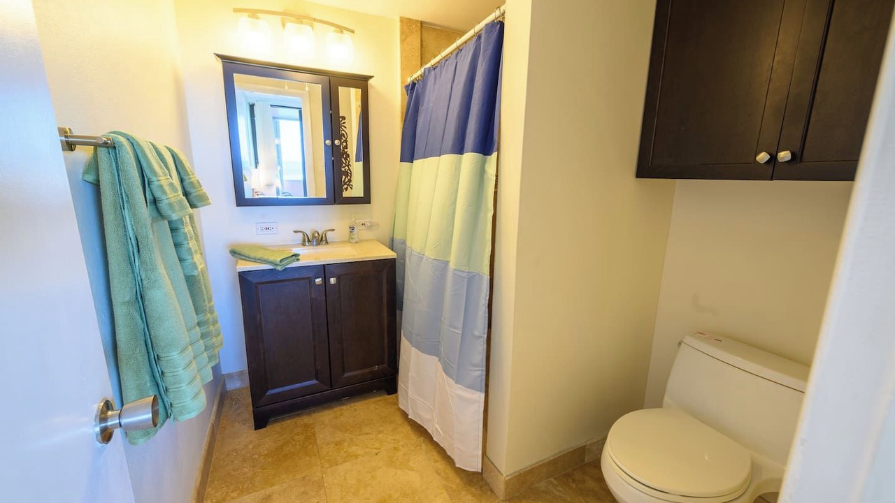 Photo of Bathroom in Estate Coakley Bay