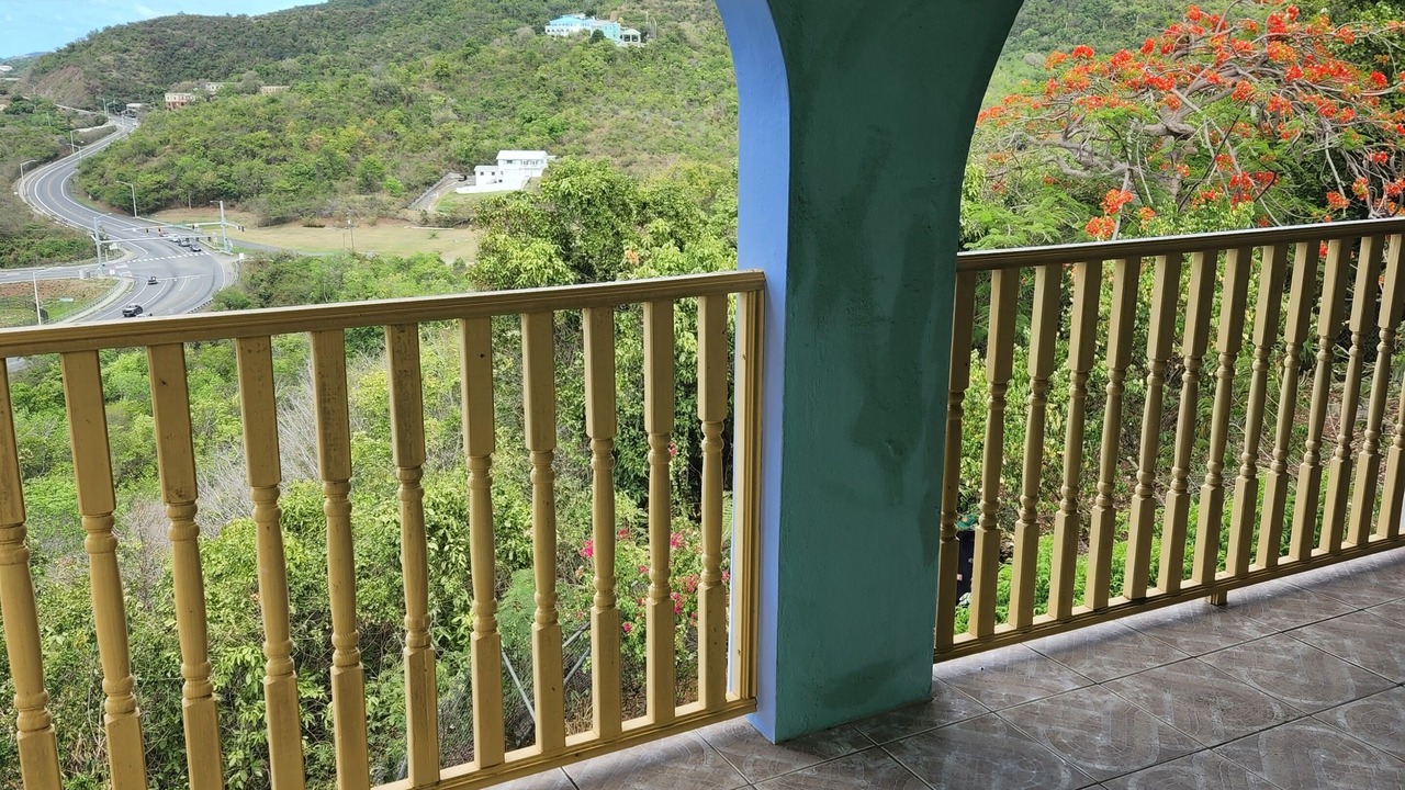 Photo of Patio Balcony in Estate Hermon Hill