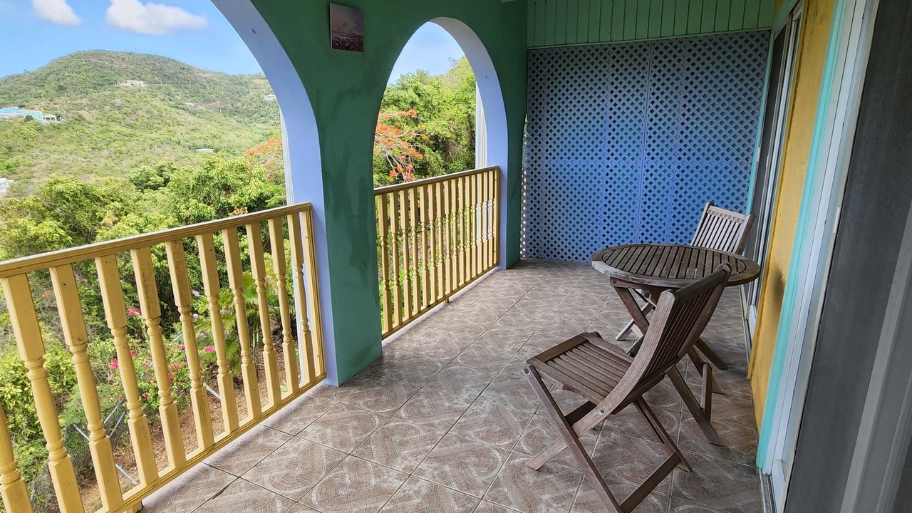 Photo of Patio Balcony in Estate Hermon Hill